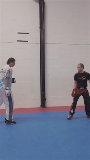 Dean Apicella on Instagram: "Seminar golden nuggets PT. 3 🔐 This was one of my kicking set ups demonstrated at @tatamiclinic In this drill we explain how we can use the body jab to set up for a counter hook kick, tricking your opponent into believing you have miss judged the distance with the forward hand, allowing you take your body off the line and score a cheeky hook kick to the head. We also cover why it’s so important to be shifting the correct feet to allow the best position to pull this 