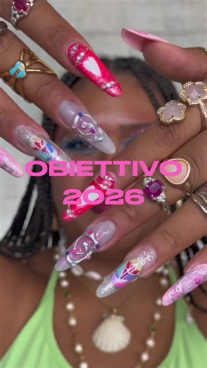 Miglioramenti nell'arte delle unghie di Lara