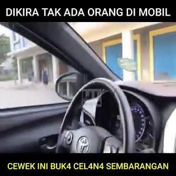 Cewek cantik ngentot di rumah kosong