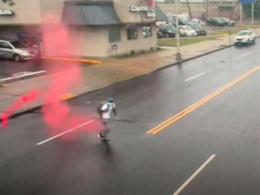 Dye Pack Explodes On Convicted Bank Robber In Newark (VIDEO)