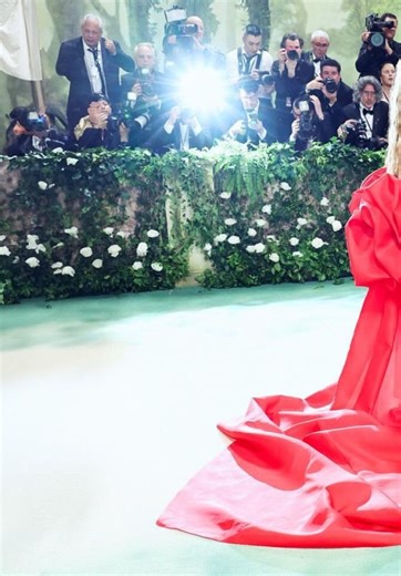 Shakira at Met Gala 2024 • CelebMafia