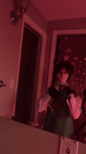 Why does this audio kind of sound like pyro? Anyway v!avid cosplay