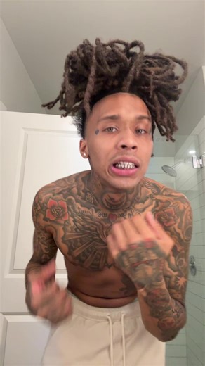 Slimeyasf 🫟 (@slimelifejay7)’s video of make slime on the floor