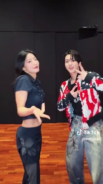 SUPER #HB_Challenge ❤️‍🔥 with #이새롬 #LeeSaeRom #fromis_9 #프로미스나인 #JUNGWON #BroughtTheHeatBack #ENHYPEN @official_fromis9