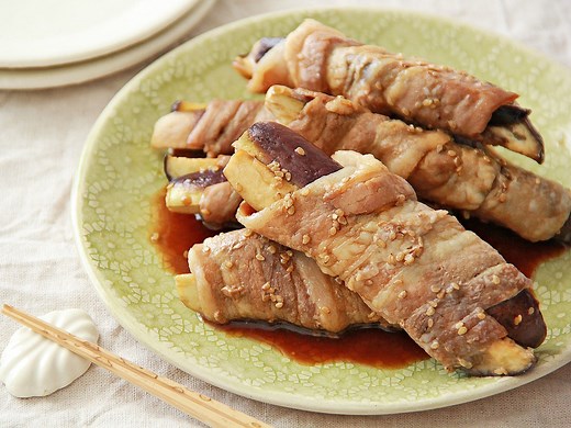 晩御飯のメニューに困ったら！簡単ななすの豚肉巻きレシピ [毎日の彩りごはん] All About