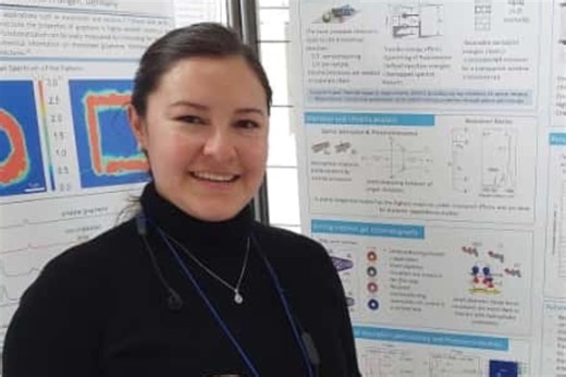 Joselyn Benalcázar, la ecuatoriana que investiga cómo controlar la luz con nanotubos de carbono