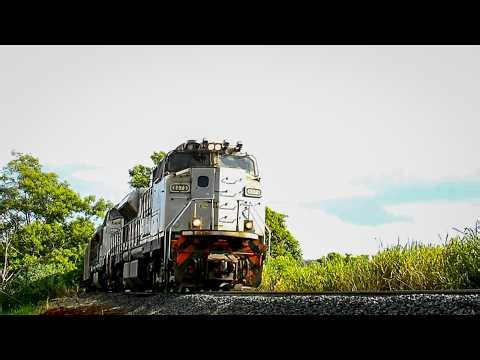 Trem Com Duas Locomotivas SD70 e Noventa e Dois Vagões