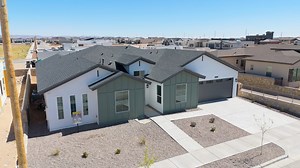 8.3K views · 39 reactions | Another Success Story: Another Home Closed and Sold!  Contact us to begin your home buying journey today #iconcustombuilder #DreamHome #customhomes #ICONCustomBuilder #HomeDesign #elpasotexas #ICONDesign | ICON Custom Home Builder | Facebook