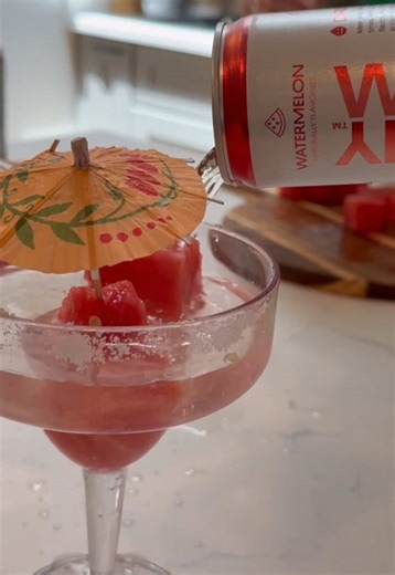 Girls just want to have Funny Water ☀️ Try our fruity and fresh flavors, served chilled over fruit with a mini umbrella for extra tropical vibes. ⛱️ #FunnyWater #DrinkBetter #CocktailRecipes #HostingIdeas