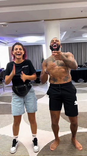 Dancing Bulldogs Puts on a Cute and Energetic Show