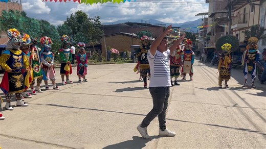 Diablicos de Sondor (Huancabamba), gracias por visitar los portales navideños de nuestra querida provincia de San Ignacio, recordándonos con orgullo que nuestras raíces, las de nuestros padres y abuelos, descienden de la noble tierra de Huancabamba. ¡Felices fiestas navideñas, San Ignacio! | San Ignacio Emprende