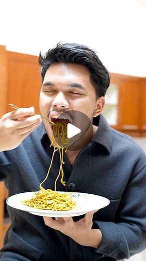 thoriq halilintar | Ini dia varian rasa Lemonilo baru yang asal dari kampung gue. Lemonilo Mie Rendang Padang! Rasanya juara banget! #Nikmatnyooo 🥰 Yuk... | Instagram