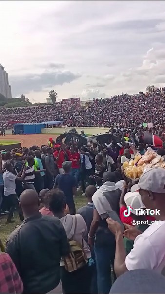 what's this,, descended to the fans and this what happened in Nyayo stadium 🥺🤔🥱