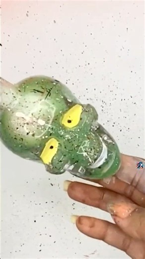 Spooky Skull Halloween decor DIY 🎃💀 #halloweendecorations #halloweencraftsforkids