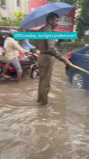 Happening In Agra on Instagram: "And yes...Metro construction too #HappeningInAgra #Agra"
