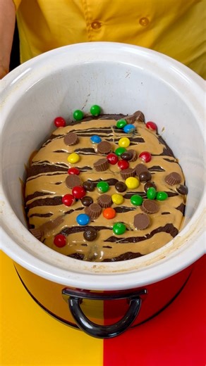 Crockpot Reese’s peanut butter cake | Robyn Q