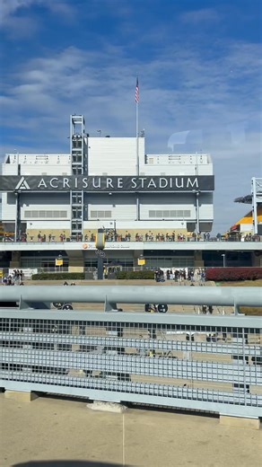 Shore Shuttle is rolling! 🚎 #shoreshuttle $5 Rides on the North Shore! Here we go Steelers! 🖤💛 | Shore Shuttle