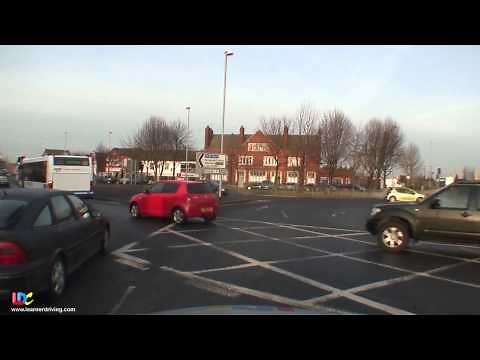 LDC driving lesson 9 Roundabouts & mini roundabouts - key learning points