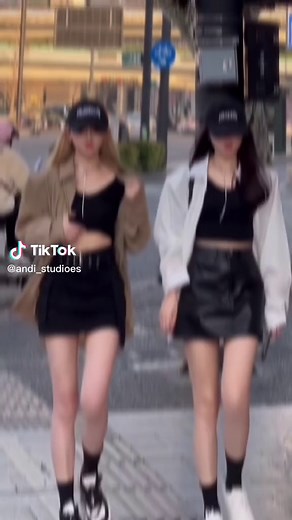 Hãy ăn mặc như thể bạn sẽ gặp NGƯỜI YÊU CŨ bất cứ lúc nào. IG: andi_studioes 🌸🫶🏻 #outfit #ootd #style #fashion #ordertaobao #ordertmal #friendship #bff❤️ #summer2023 #viral #fyp #FootballTogether #IChooseLays #thinhhanh #outfit #xuhuongtiktok #basicfashion #ottd #ottddouyin #outfitdilam #xuhuong