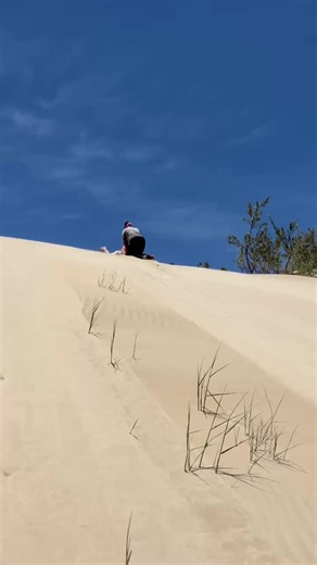 Eva Kugara (@eva.kugara)’s videos with I Go Swimming (Cover) - The Grouper Cheeks