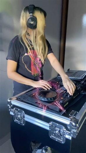 ⚠️ Dj don't use the controller's sync button #shorts