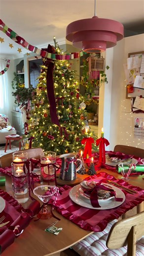 Festive Christmas Dinner Ideas and Table Decor Tips
