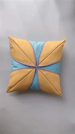 Bruna Martini - Patchwork ✂️🪡 on Instagram: "Curso completo de Patchwork, aulas completas com dezenas de blocos exclusivos. Acesse o site do meu perfil @patchwork.facil VEJA O QUE VOCÊ VAI RECEBER ⬇️ ⬇️ ✅Blocos exclusivos de patchwork ✅350 moldes ✅Instruções com medidas ✅Blocos patchwork com efeito 3D ✅Vídeo aulas explicativas Benefícios: ✔️Acesso vitalício: curso será seu para sempre! ✔️7 dias de garantia ✔️ Aulas dinâmicas ✔️ Adicionamos novos modelos todos meses ✔️ Atualizações gratuitas ✔️ 