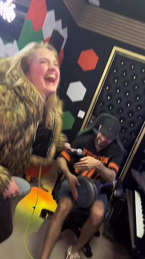 😱Première fois que je chante sur du Raï😂🤣vous aimez?❤️😂✅au studio avec @𝒊𝒔𝒍𝒂𝒎 𝒚𝒆𝒖𝒙 𝒗𝒆𝒓𝒕𝒔 ✨#music #rai #algeria #algerie #sing