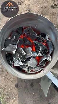 How to light charcoal properly – quickly and smoke-free!