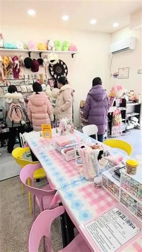 先锋大街米儿手作杂货铺，像个快乐星球！双人拼豆 1 小时 29.9，快乐翻倍。工作日 49.9 全天畅玩。咸阳热销榜 4.5 分，周末约人来，解压又省钱！ #自习室 #学习用品 #开学必备 #化妆盒 #男友礼物