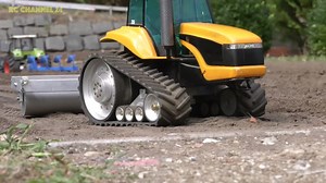 RC卡车 拖拉机在工作 - RC Channel 24