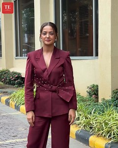 Surveen Chawla, known for her roles in Sacred Games and Criminal Justice, was spotted making a cheerful appearance and having fun with the paps. Can you name few of her movies? #SurveenChawla #SacredGames #CriminalJustice #HateStory2 #Parched #Ugly #BollywoodActress #Spotted #CelebritySighting | ETimes