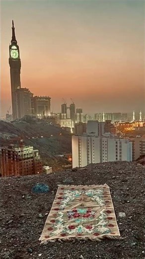 سورة العلق، إنها أول سورة تنزل...ضع جيم لنحسب عدد محبي هذه السورة العظيمة "إقرأ بسم ربك الذي خلق"