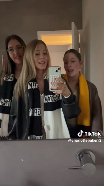 charlottebakerr2 (@charlottebakerr2)’s videos with som original - 𝐄𝐥𝐥𝐢𝐞<𝟑