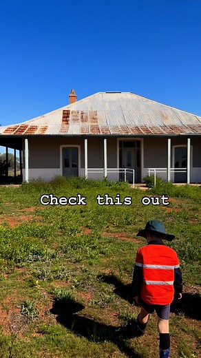 Ex Warriedar station in Karara Rangelands Park, Western Australia. ⛺️Outback camping with a toilet and water. ⛺️The old homestead and shearer’s quarters have been lovingly restored by the volunteers from Track Care WA. Check out their website for more about what they do. It’s a treat to see what life was like for shearers in days gone by. 🚗Located approximately 100km from Perenjori. Or about 60km from Yalgoo. 🐕No dogs 💵Camp fees $10 per night per person. See the Karara Rangelands Park for mor