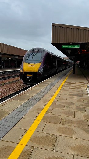 2.1K views · 68 reactions | Class 222010 EMR departing Leicester for Nottingham 26/05/2025 #railwayvideos #Class222 #EMR #eastmidlands #trains #trainstation | RailwayVideos | Facebook