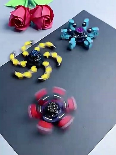 This Fidget Spinner has Wacky Tracks | Fidget Spinner Robot Toy with Transformable Wacky Tracks