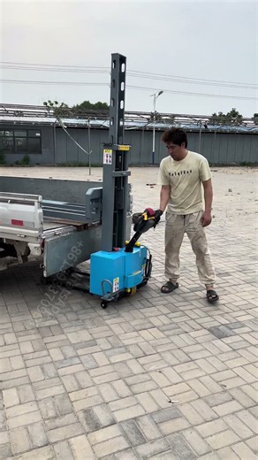 Portable electric stacker #ElectricHandlingVehicle#ElectricForklift