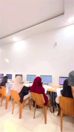 Tersedia Kursus Komputer Kursus komputer Administrasi Perkantoran & Desain Grafis di Kota Palopo Administrasi Perkantoran -word -excel -power point -internet -windows Desain Grafiss -Photoshop -Corel Draw 📍 JL. Salak No.92 Kota Palopo Wa.082343527355 IG. @hlrkursus #HLRKURSUS #HLR #KURSUSMENGEMUDI #MENGEMUDIMIBIL #BELAJARMENGEMUDI