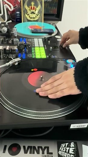 scratching #scratch #practice #dj #vinyl #scratchdj #hiphop #vinylrecords #turntable