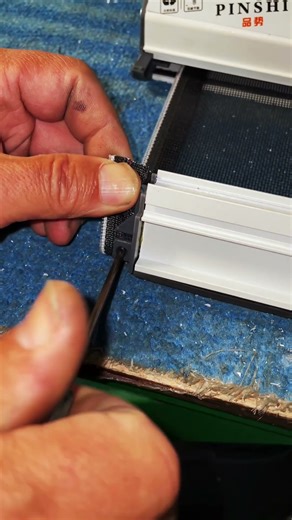 Ultra-narrow invisible retractable window screen # Qiangning Door and Window Protection System