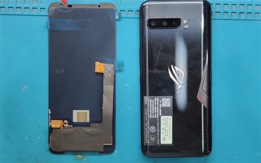 ROG3更换屏幕过程，这手机换屏简单，只需拆两个螺丝就行，这屏幕我也早在5月份我就拿到了
