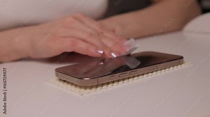 A Comprehensive Guide on How to Clean Your Smartphone Screen Effectively and Safely