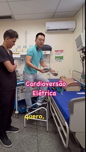 UTI.ntensivo on Instagram: "Vc sabe os devidos cuidados que precisa se tomar para realizar Cardioversão Elétrica numa Taquiarritmia? O protocolo OSASCO ajuda, mas no vídeo discutimos um pouco de como aplicar na prática, e uma mudança que eu realizo na sua aplicação. ☑️ Orientar ☑️ Sedação ☑️ Ambu ☑️ Selecionar Energia / Sincronizar ☑️ Cardioverter ☑️ Observar"