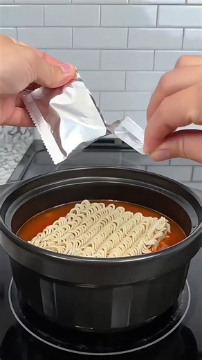 ⭐️ In my opinion; ramen (ESPECIALLY instant) hardly EVERRR comes with enough toppings 🍥 this stuff right here tho 👀 it makes it SO easy to add toppings & they taste FRESH! #easyrecipes #dinnerideas #kitchenhacks #ramenhacks #tiktokshopstockup How to Make Fresh Instant Ramen Toppings Easy Lead Instant ramen rarely arrives with enough toppings — this guide shows easy, fresh ways to upgrade any instant ramen bowl in minutes. These topping ideas are quick, use common ingredients, and make your ram