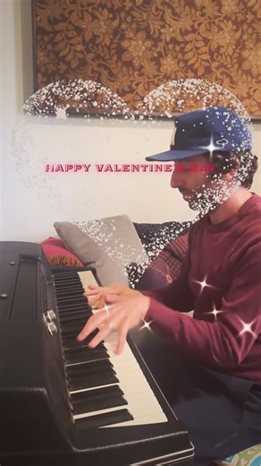 Simon Helberg on Instagram: "🧡💛🩵"