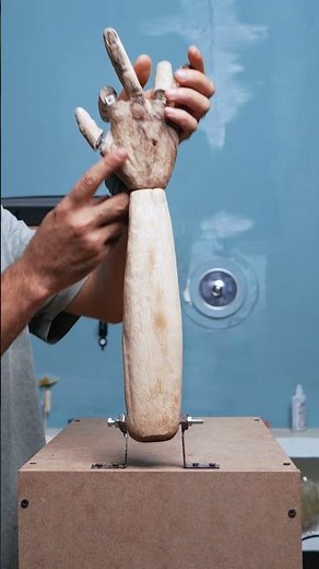 I Built a Wooden Kinetic Hand That Moves!