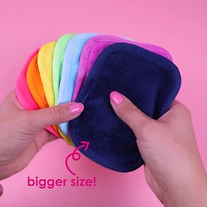 210 reactions · 23 shares | It's 2021... & we glowed up  BRAND NEW & BIGGER SIZE!  Glow Up 7-Day Set includes 7 reusable minis  just add water!  | The Original MakeUp Eraser | Facebook