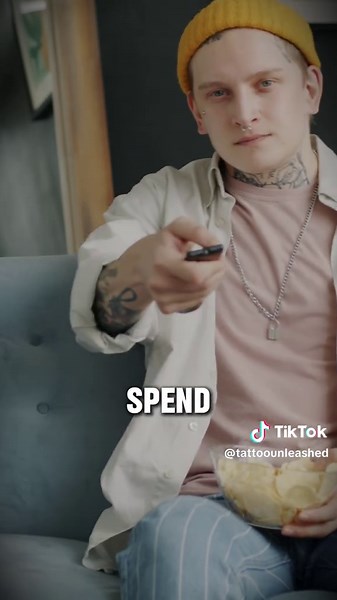 Let’s be real. Most “beginner” tattoo pens suck. If you’re just starting out, you need a pen that’s smooth, forgiving, and doesn’t fight you on every pass. #TattooStarterKit #BeginnerTattooMachine #TattooForBeginners #DarxTattooPen