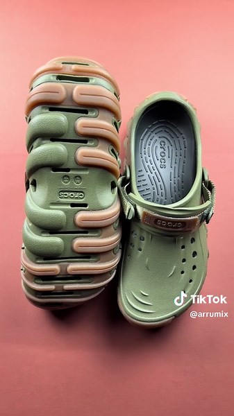 💚 Crocs Echo RO Clogs 🌲 Futuristic Outdoor Style with All-Day Comfort #Crocs #EchoRO #Clogs #OutdoorStyle #FYP 🔥 These Crocs Echo RO clogs have one of the boldest looks out there. The rugged olive green color with the oversized tread design gives them a futuristic outdoor vibe that instantly stands out. Lightweight, comfortable, and easy to slip on, they’re perfect for everyday wear, camping, travel, errands, or anyone who loves unique footwear. Pair them with cargos, joggers, shorts, or stre